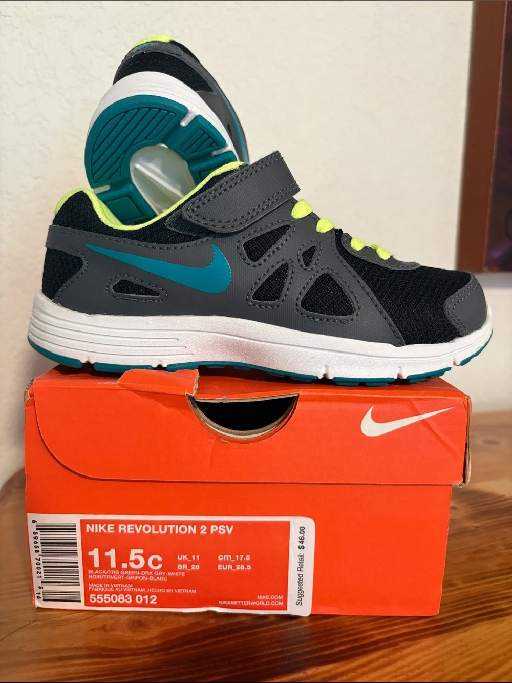 Nike Kids Black/Teal/Neon Yellow Velcro Sneakers